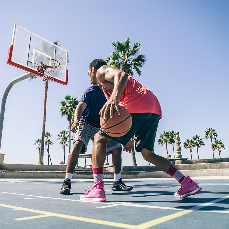 เลือกรองเท้าบาสเกตบอลแบบข้อต่ำและข้อสูงดี? - Rev Online