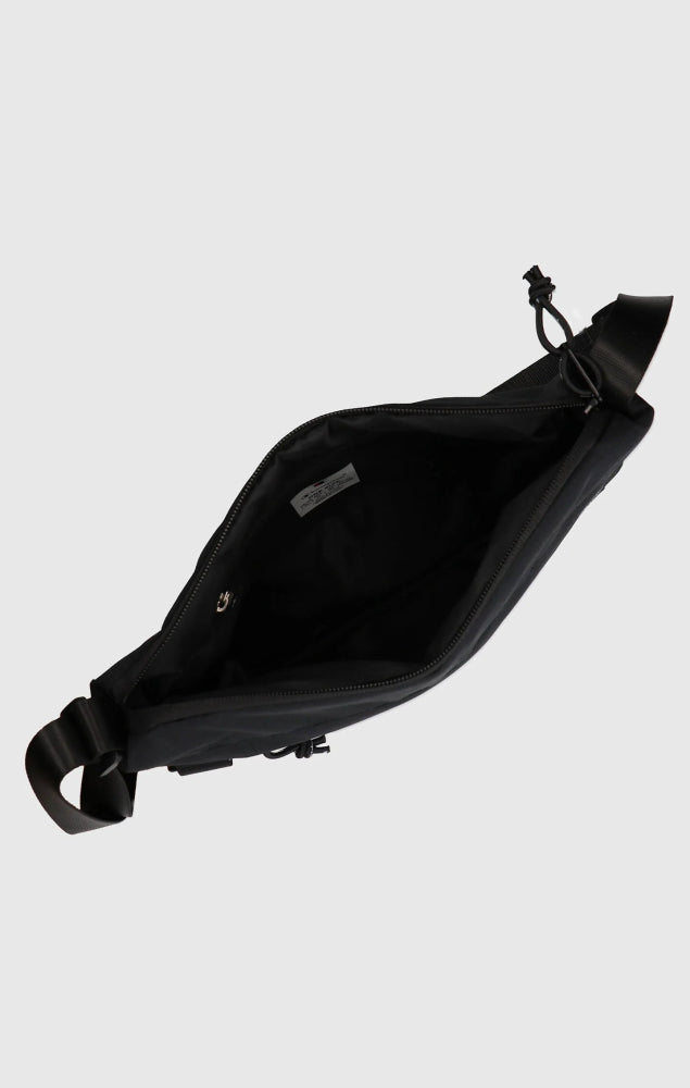 CHAMPION SHOULDER BAG กระเป๋าสะพายสำหรับทั้งชายและหญิง - Rev Online