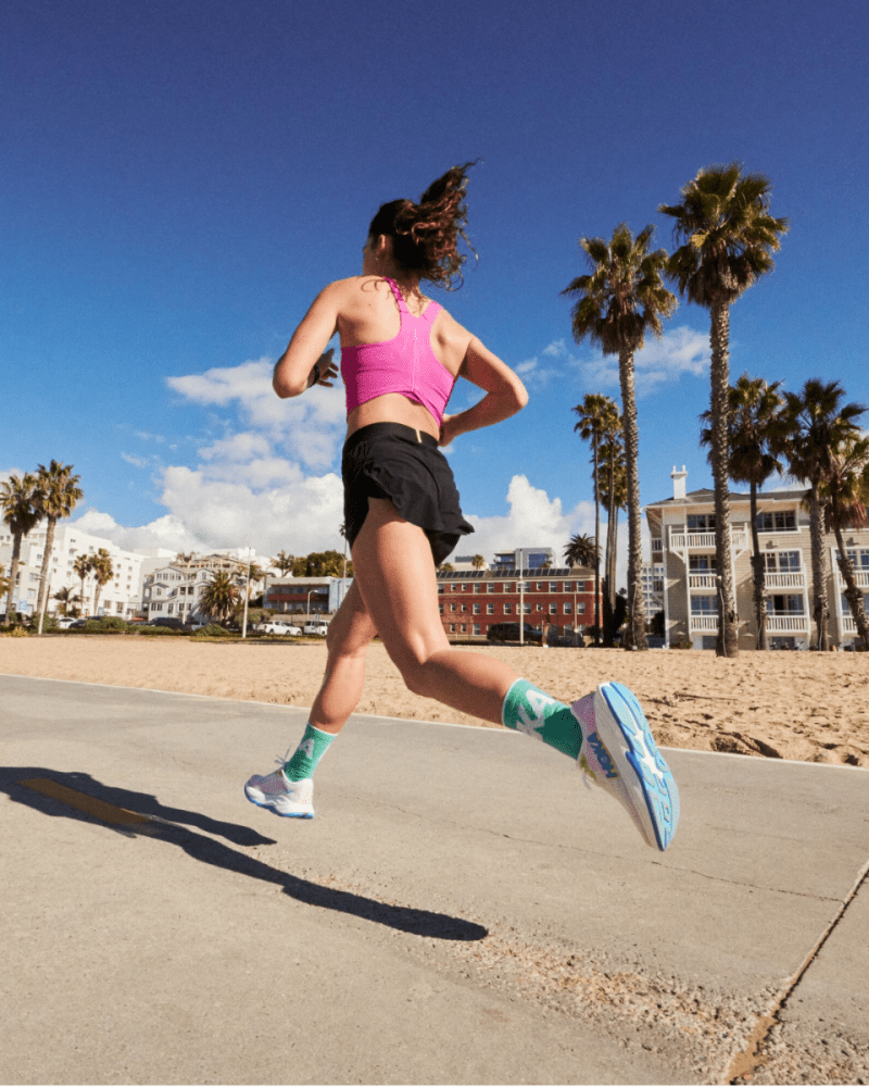 HOKA - ELARO CROP BRA Women - Rev Online