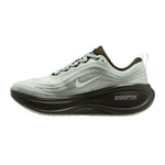 NIKE VOMERO PLUS SE รองเท้าวิ่งถนนผู้หญิง - Rev Online