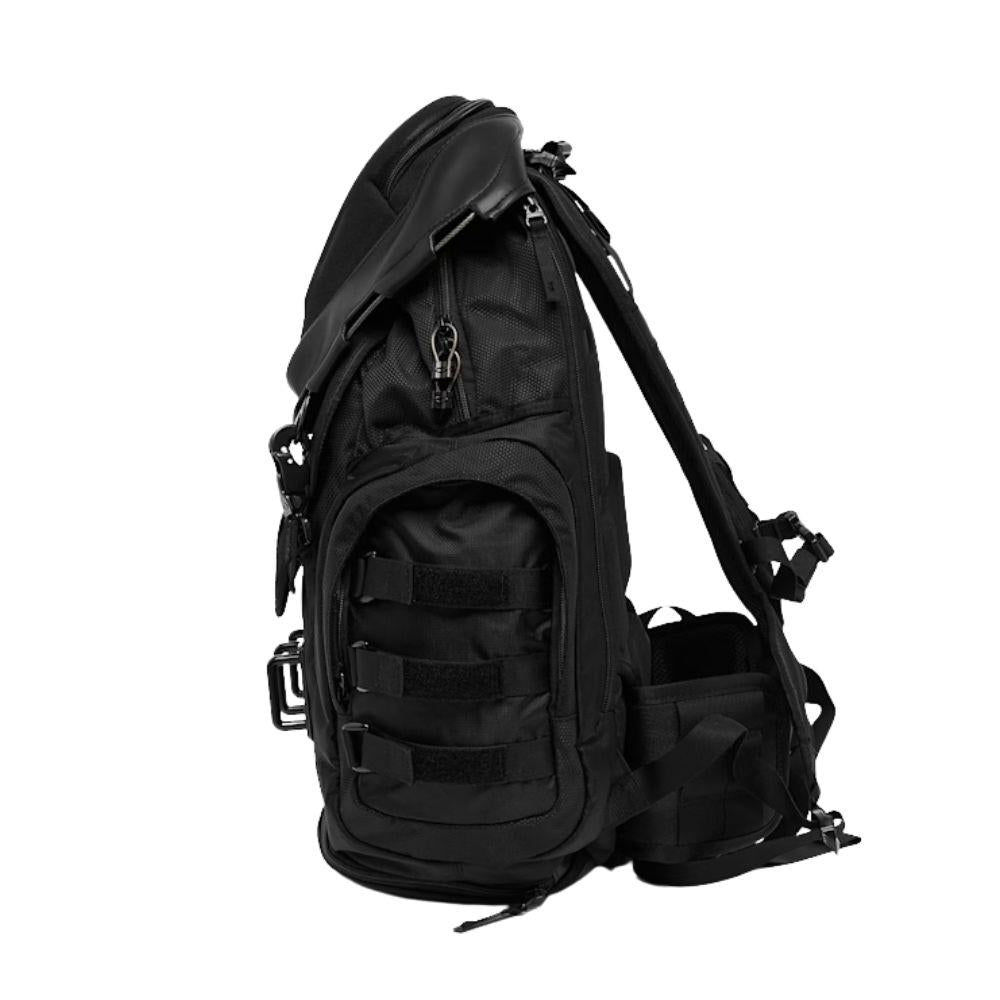 OAKLEY KITCHEN SINK กระเป๋าสะพายสำหรับผู้ชายและผู้หญิง - Rev Online